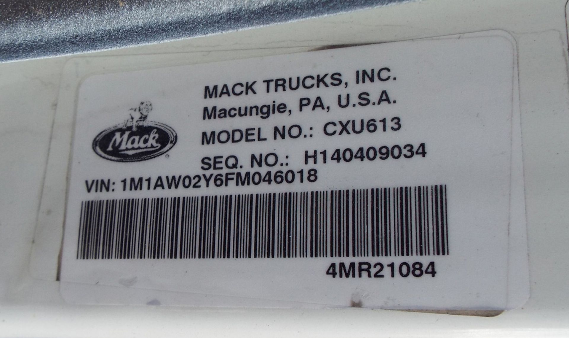 MACK (2015) CXU613 DAY CAB TRUCK WITH 405HP MP7 DIESEL ENGINE, 10 SPEED EATON FULLER TRANSMISSION, - Image 13 of 13