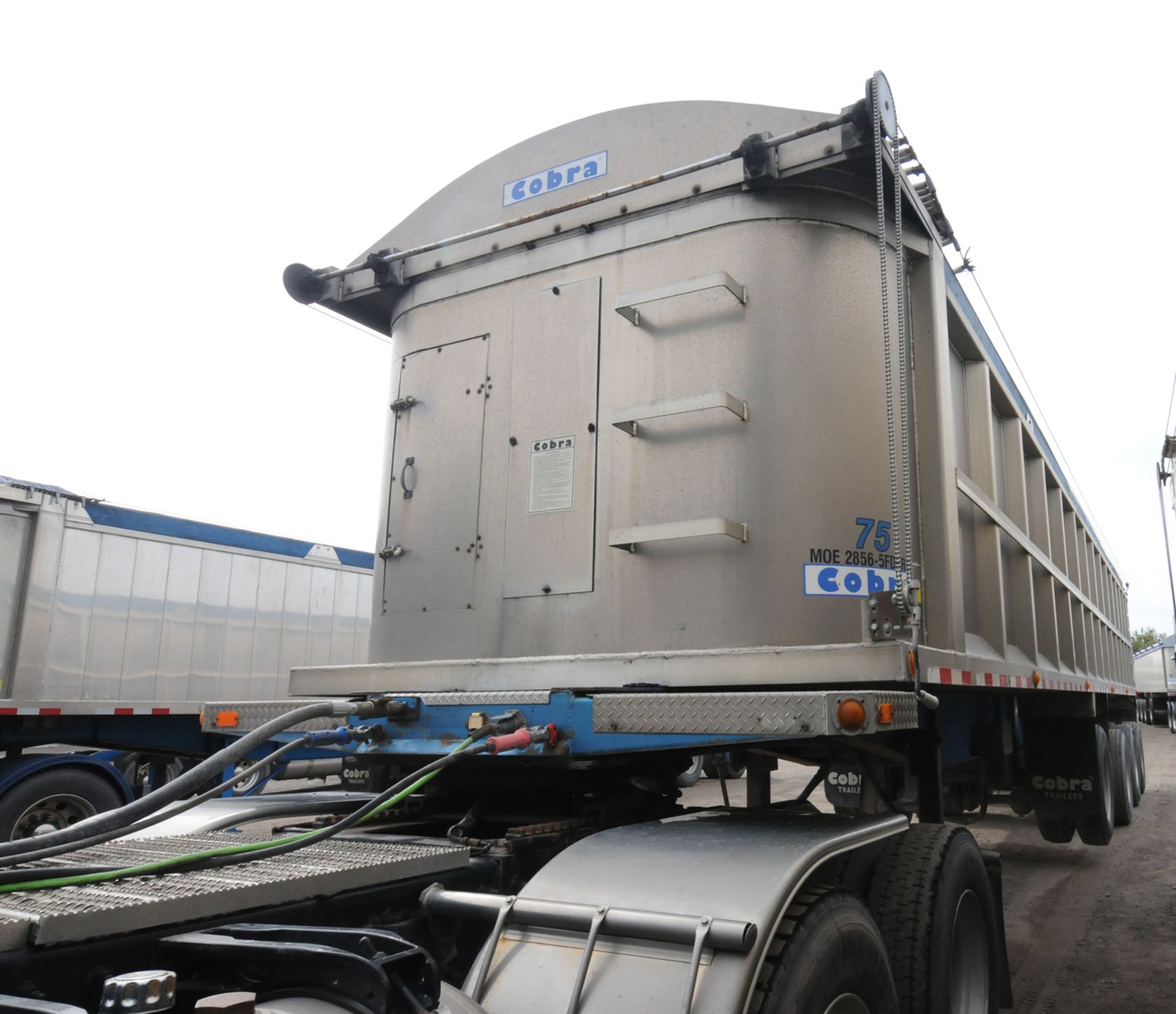 COBRA (2007) QUAD-AXLE ALUMINUM END DUMP BOX TRAILER WITH COMPOSITE FLOOR, 39-40 METRIC TON