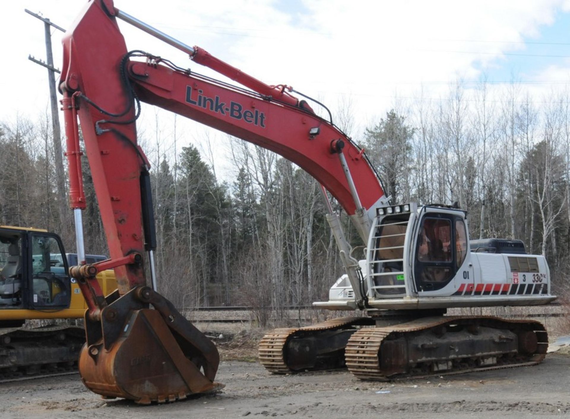 LINK-BELT (2008) 330LX HYDRAULIC EXCAVATOR WITH ISUZU AA-6HK1XQB TURBO DIESEL ENGINE WITH 247 HP,