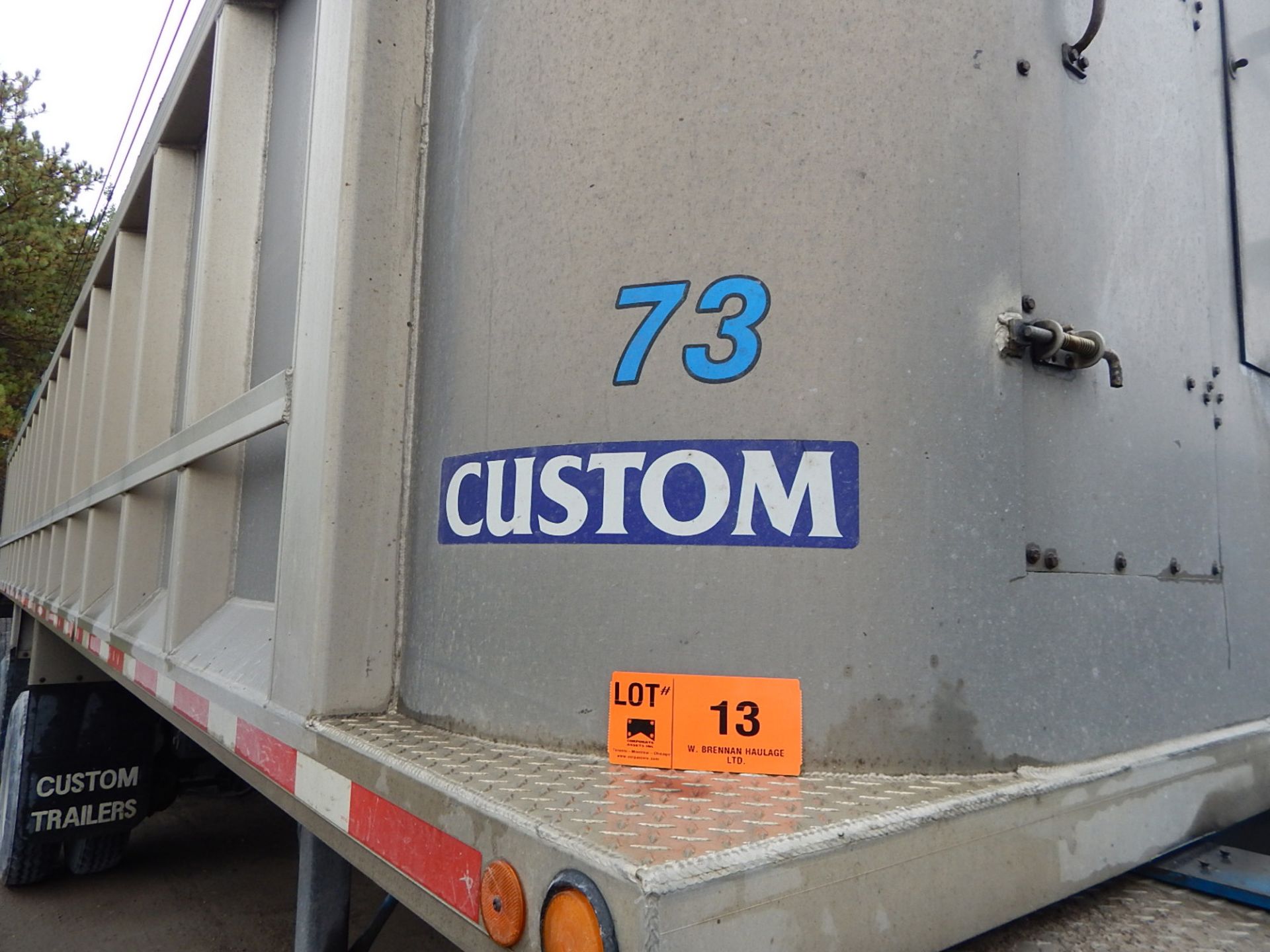 CUSTOM (2006) QUAD-AXLE ALUMINUM END DUMP BOX TRAILER WITH COMPOSITE FLOOR, 39-40 METRIC TON - Image 3 of 15