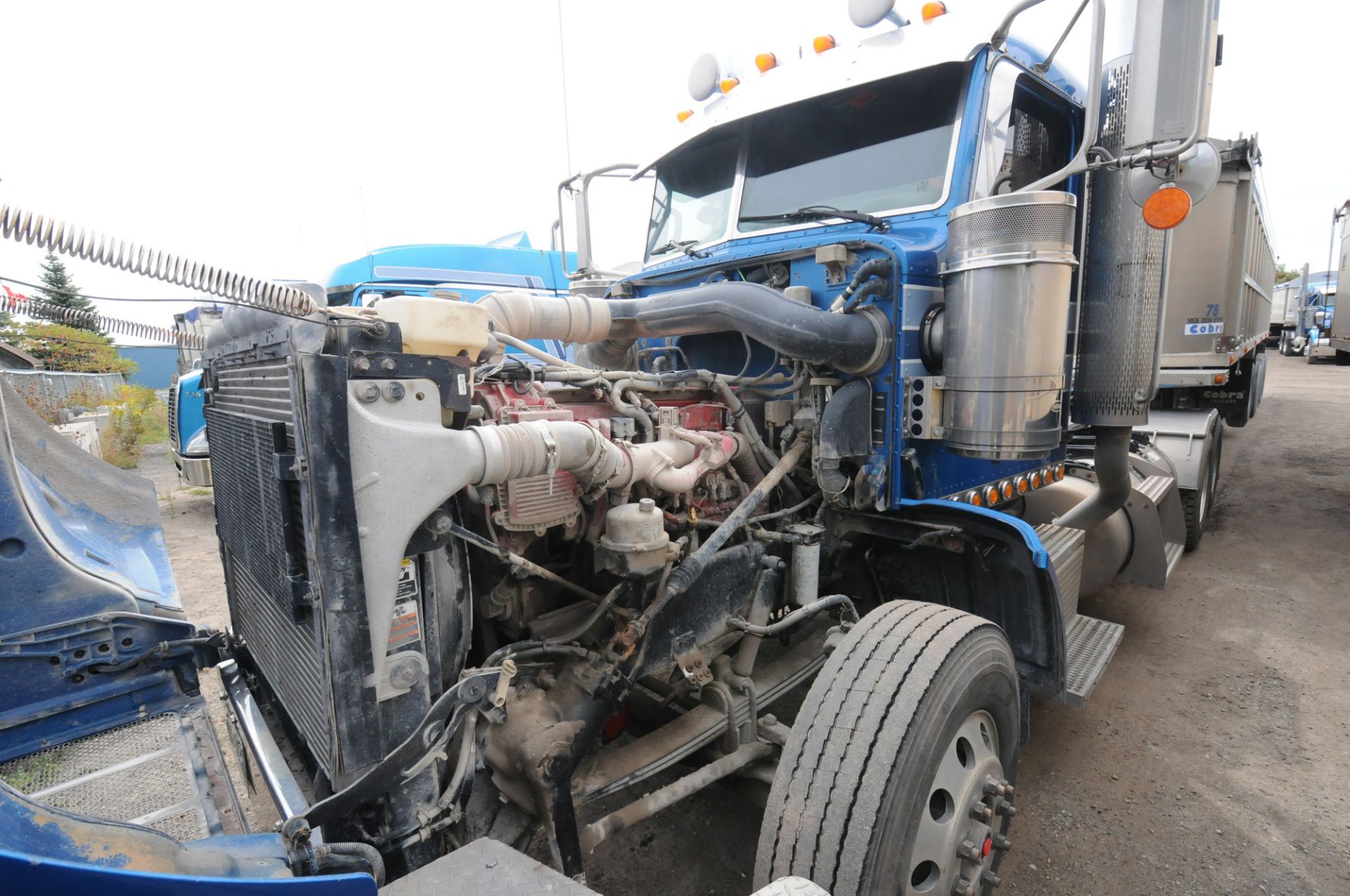 PETERBILT (2010) TRUCK WITH 500HP CUMMINS DIESEL ENGINE, 18 SPEED EATON FULLER TRANSMISSION, DAY - Image 24 of 31