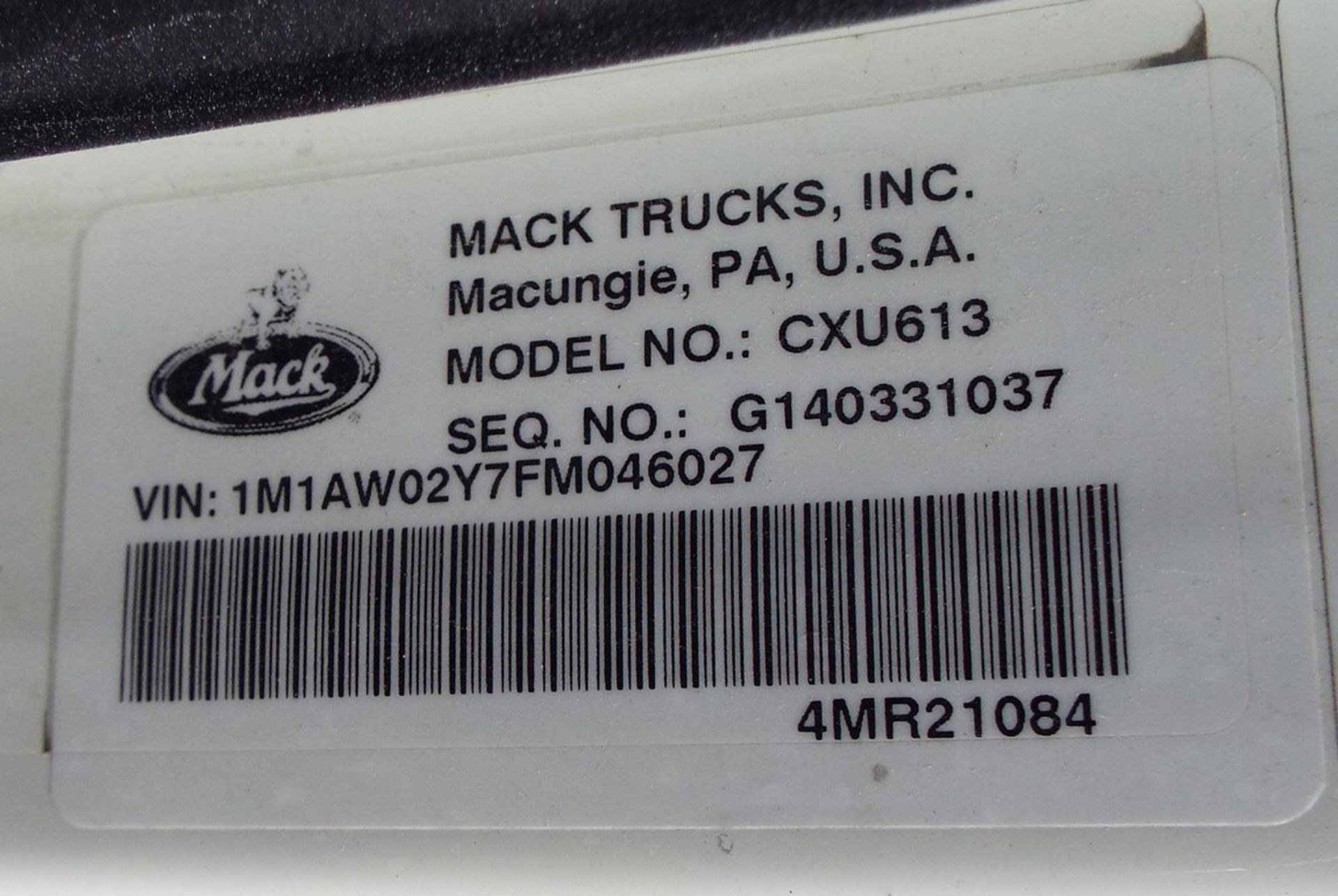 MACK (2015) CXU613 DAY CAB TRUCK WITH 405HP MP7 DIESEL ENGINE, 10 SPEED EATON FULLER TRANSMISSION, - Image 13 of 13