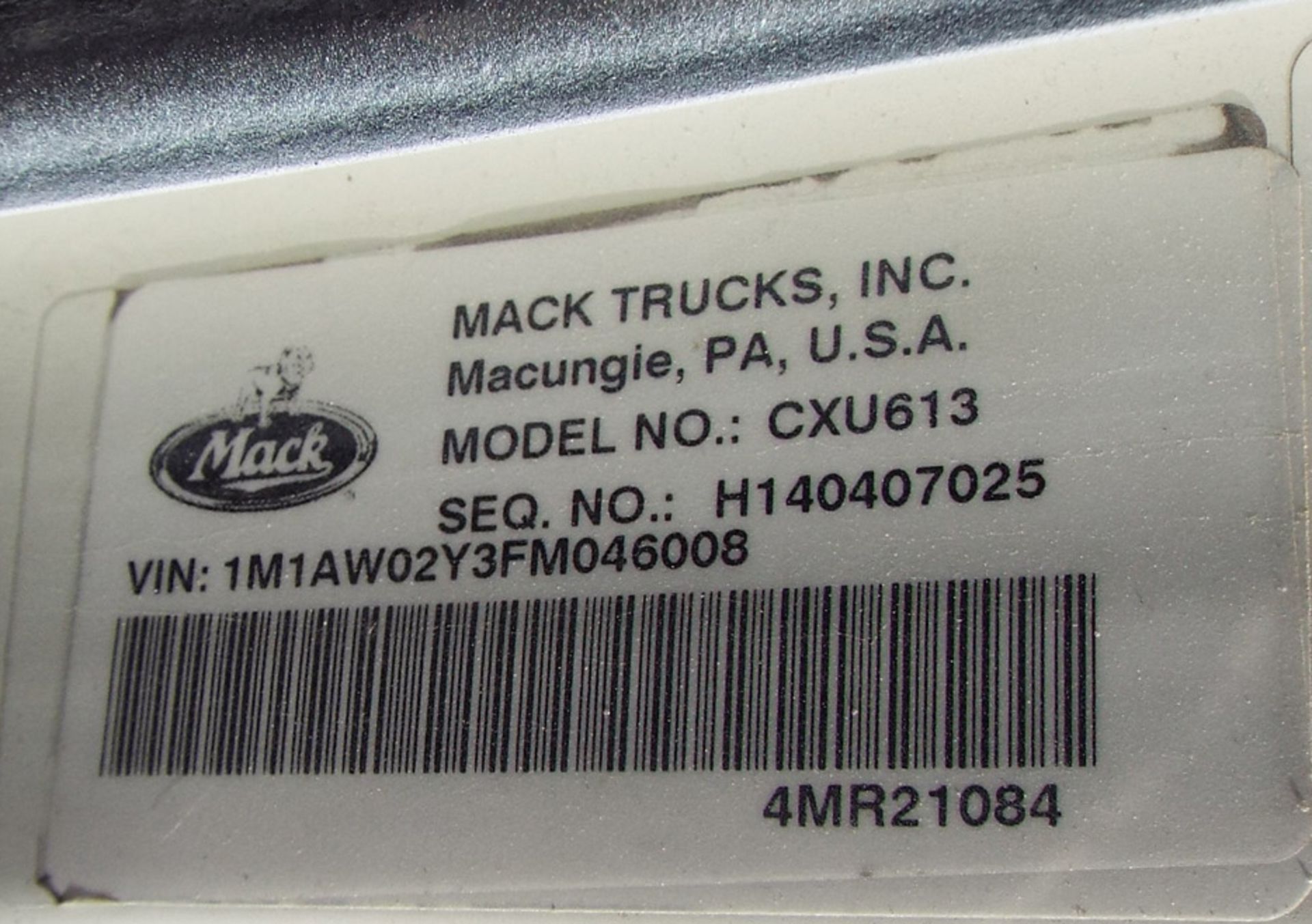 MACK (2015) CXU613 DAY CAB TRUCK WITH 405HP MP7 DIESEL ENGINE, 10 SPEED EATON FULLER TRANSMISSION, - Image 13 of 13