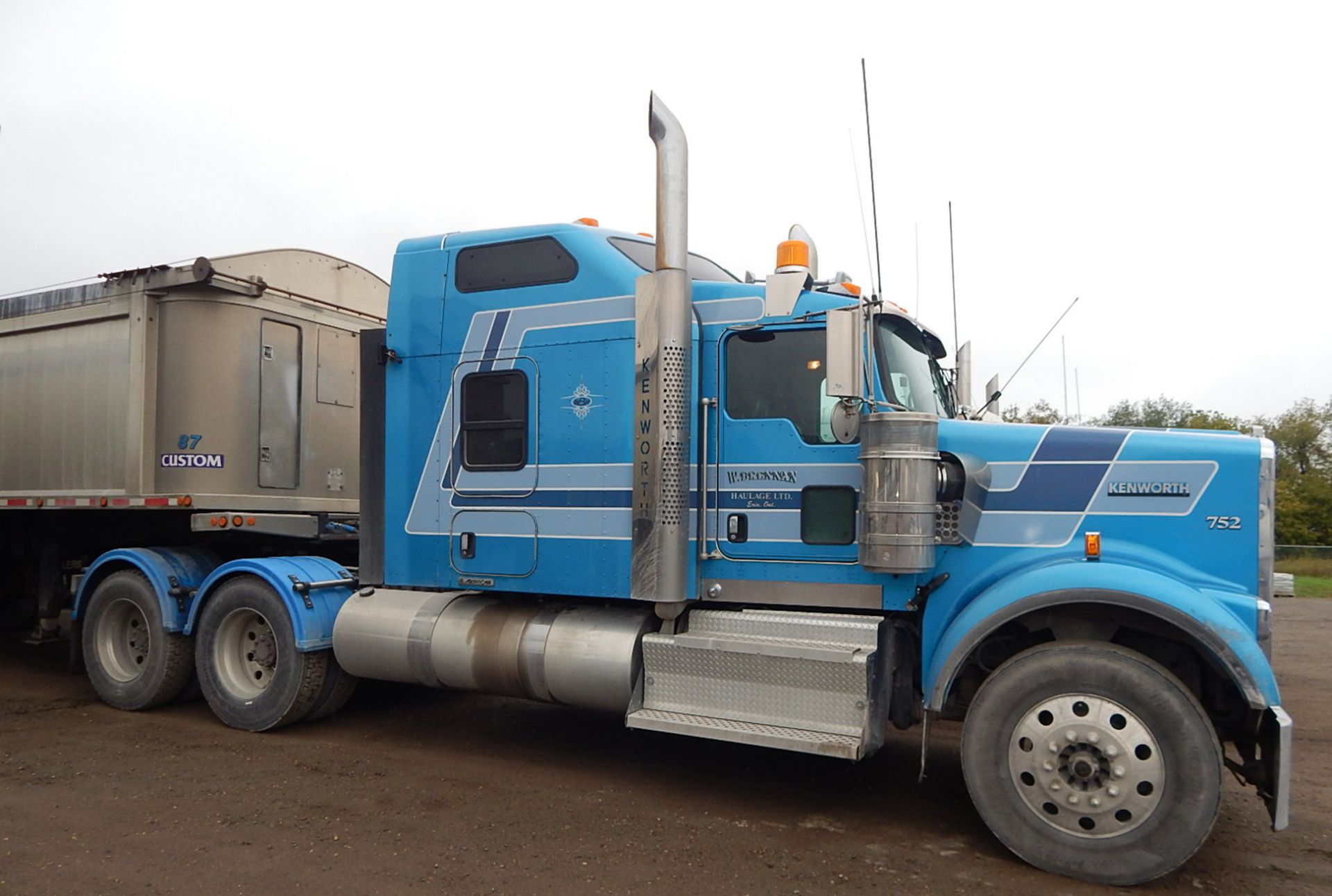 KENWORTH (2015) TRUCK WITH 500HP CUMMINS DIESEL ENGINE, 18 SPEED EATON FULLER TRANSMISSION, - Image 28 of 33