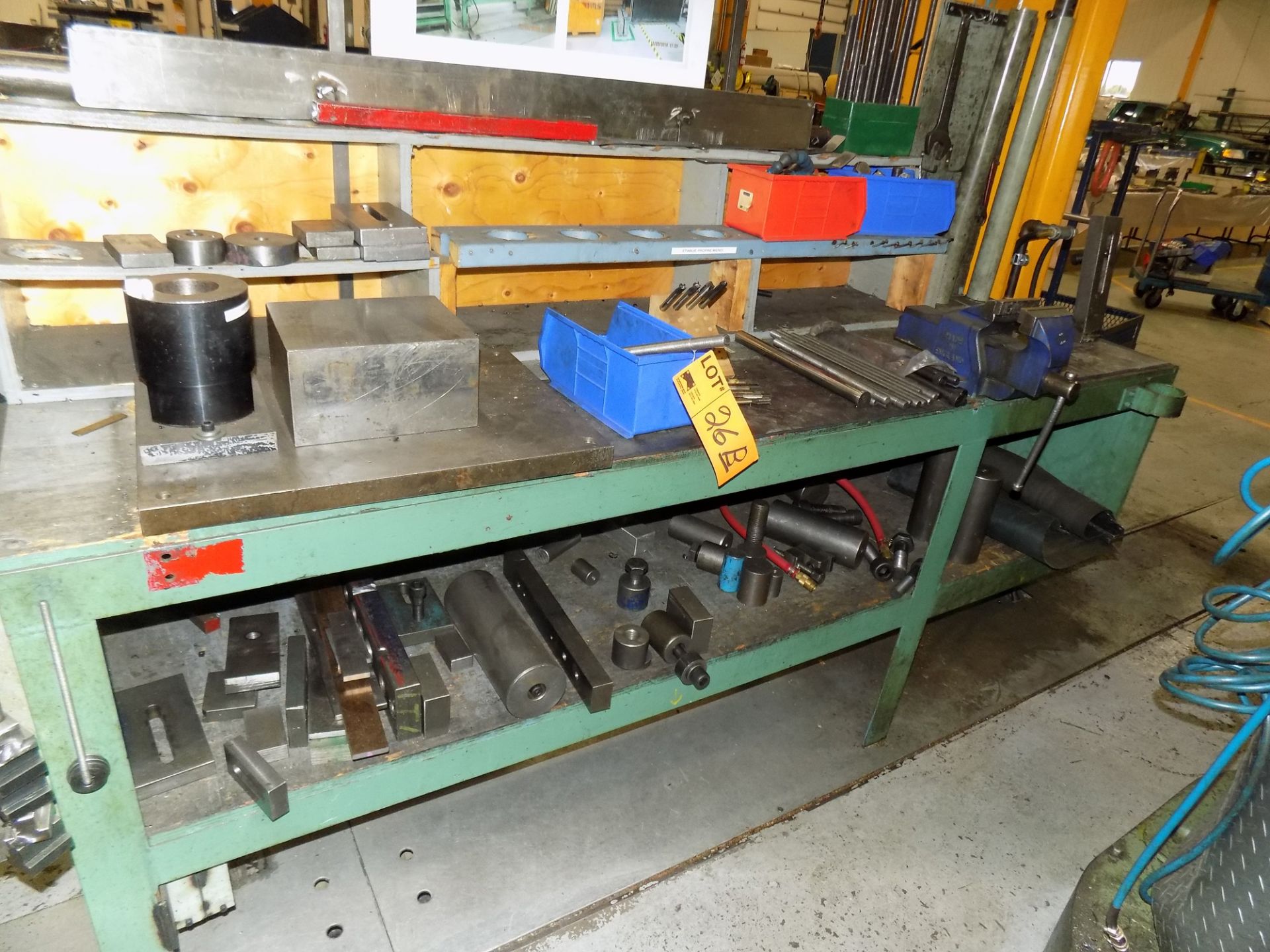 LOT/ TABLE WITH 6 '' VISE, TOOL SETTER AND TOOLING - Image 2 of 3