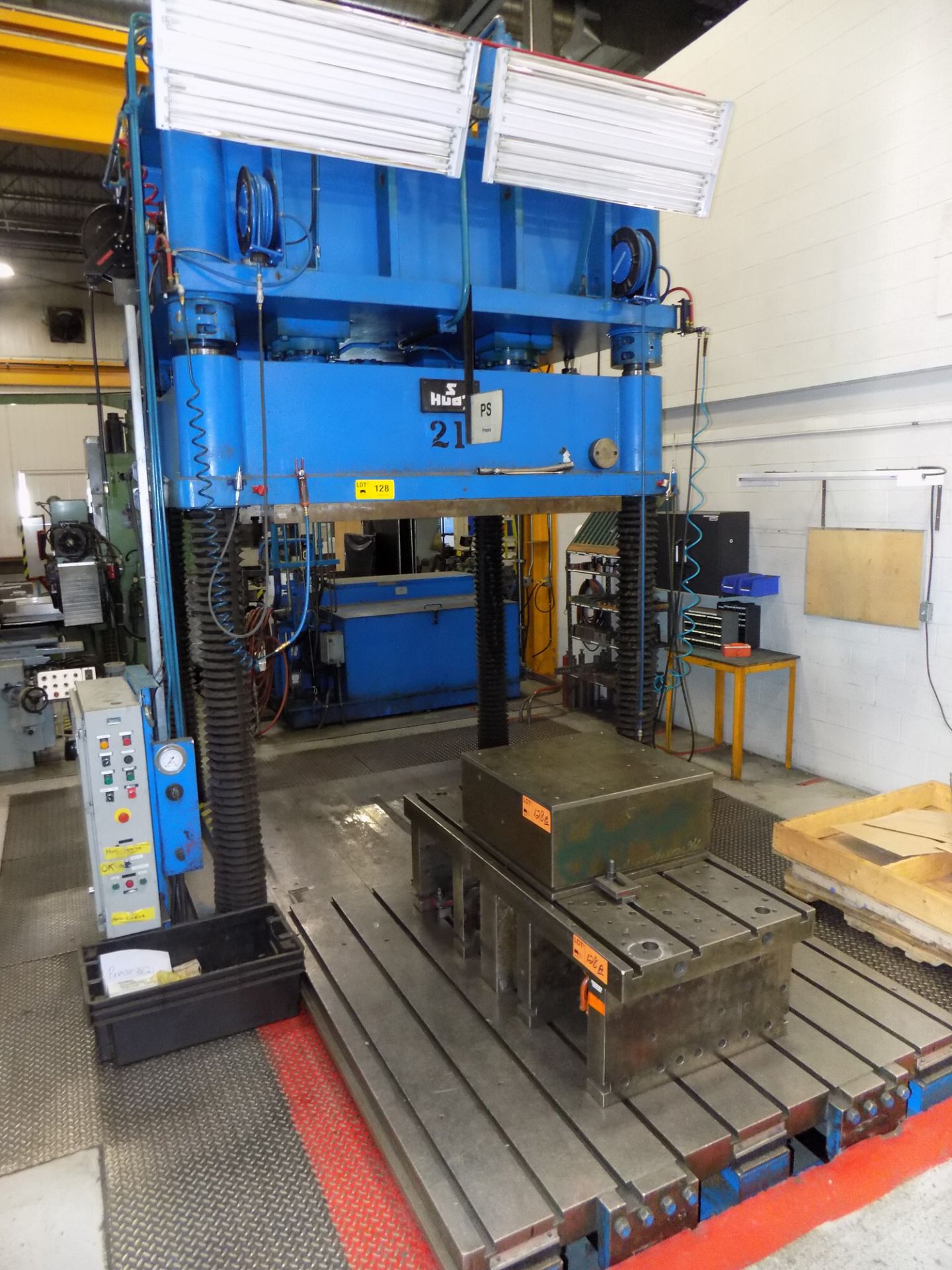 S HUOT 400 TON CAPACITY HYDRAULIC DIE SPOTTING PRESS WITH 78"X80" FRONT TO BACK ROLL IN T-SLOT - Image 3 of 4