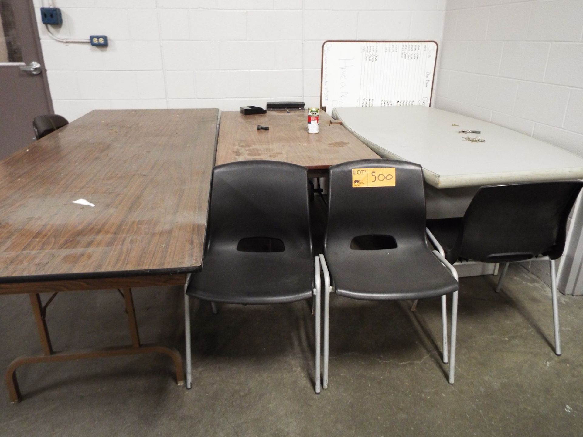 LOT/ TABLES & CHAIRS