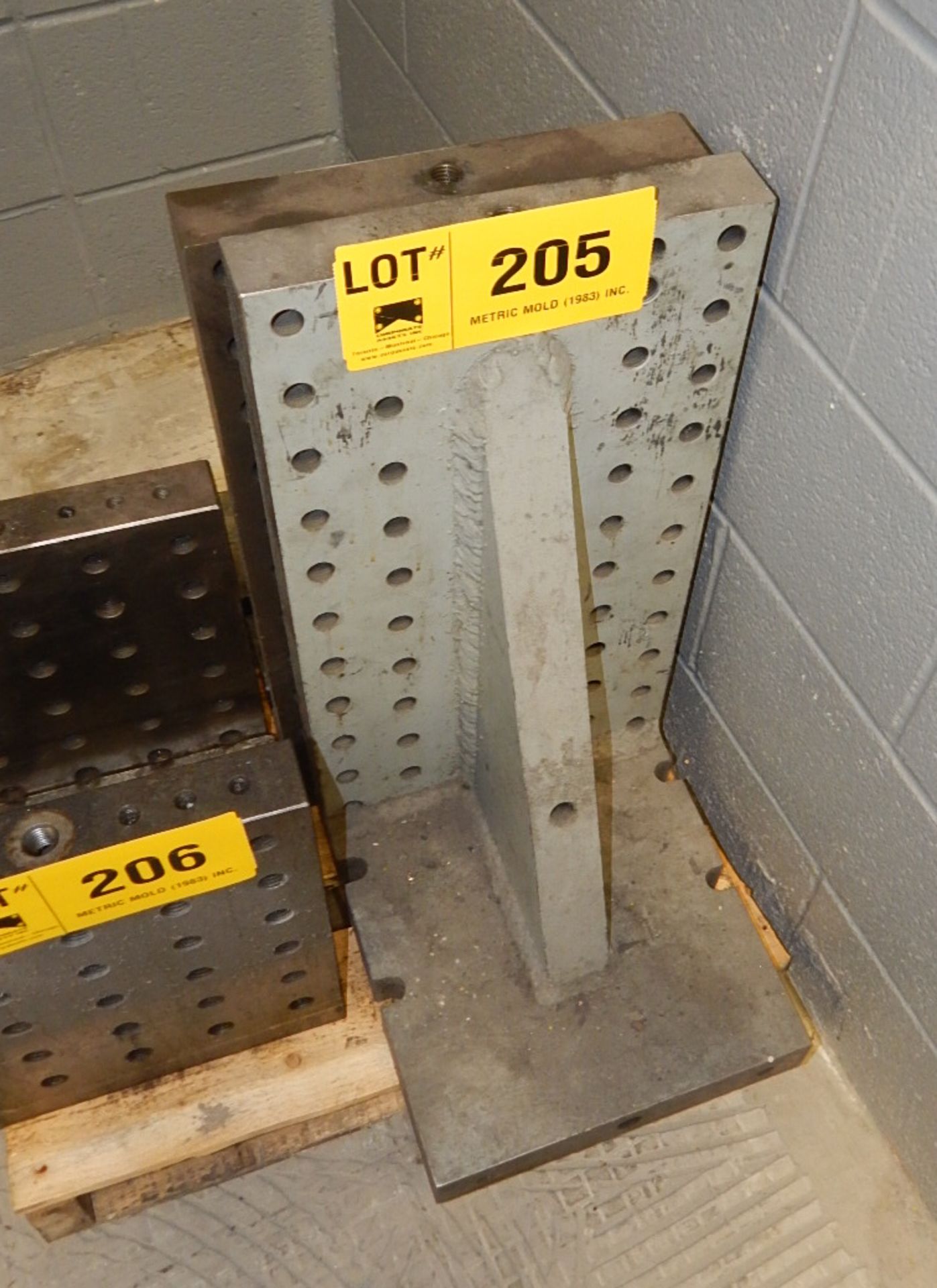 LOT/ (2) 23.5"X12" TAP ANGLE PLATES