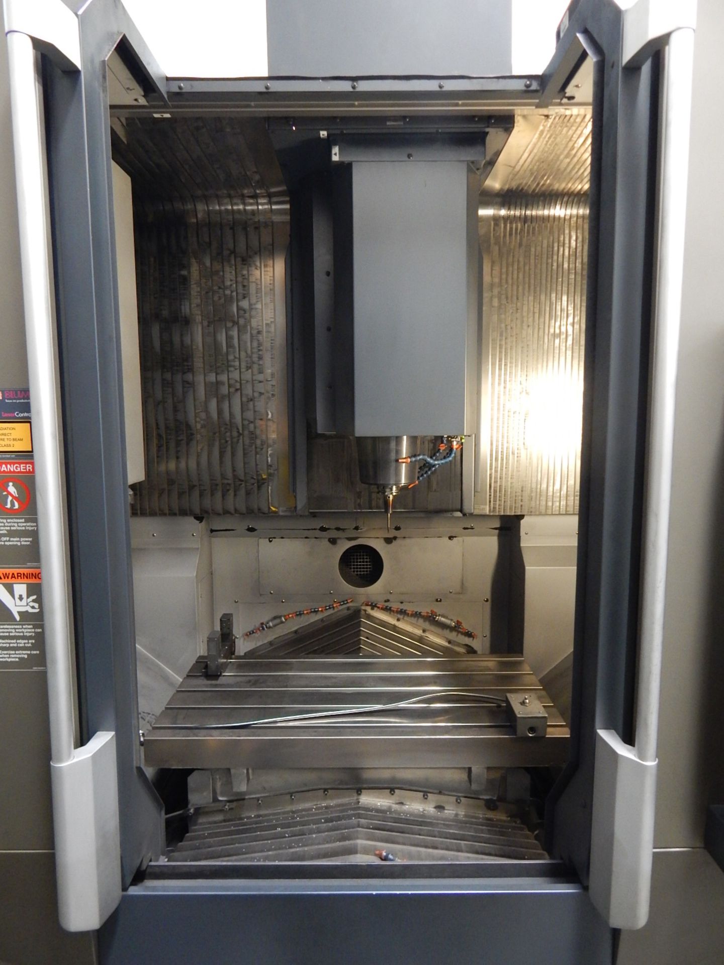 MAKINO (2014) F5 HIGH SPEED CNC VERTICAL MACHINING CENTER WITH MAKINO PROFESSIONAL 5 CNC CONTROL, - Image 4 of 7