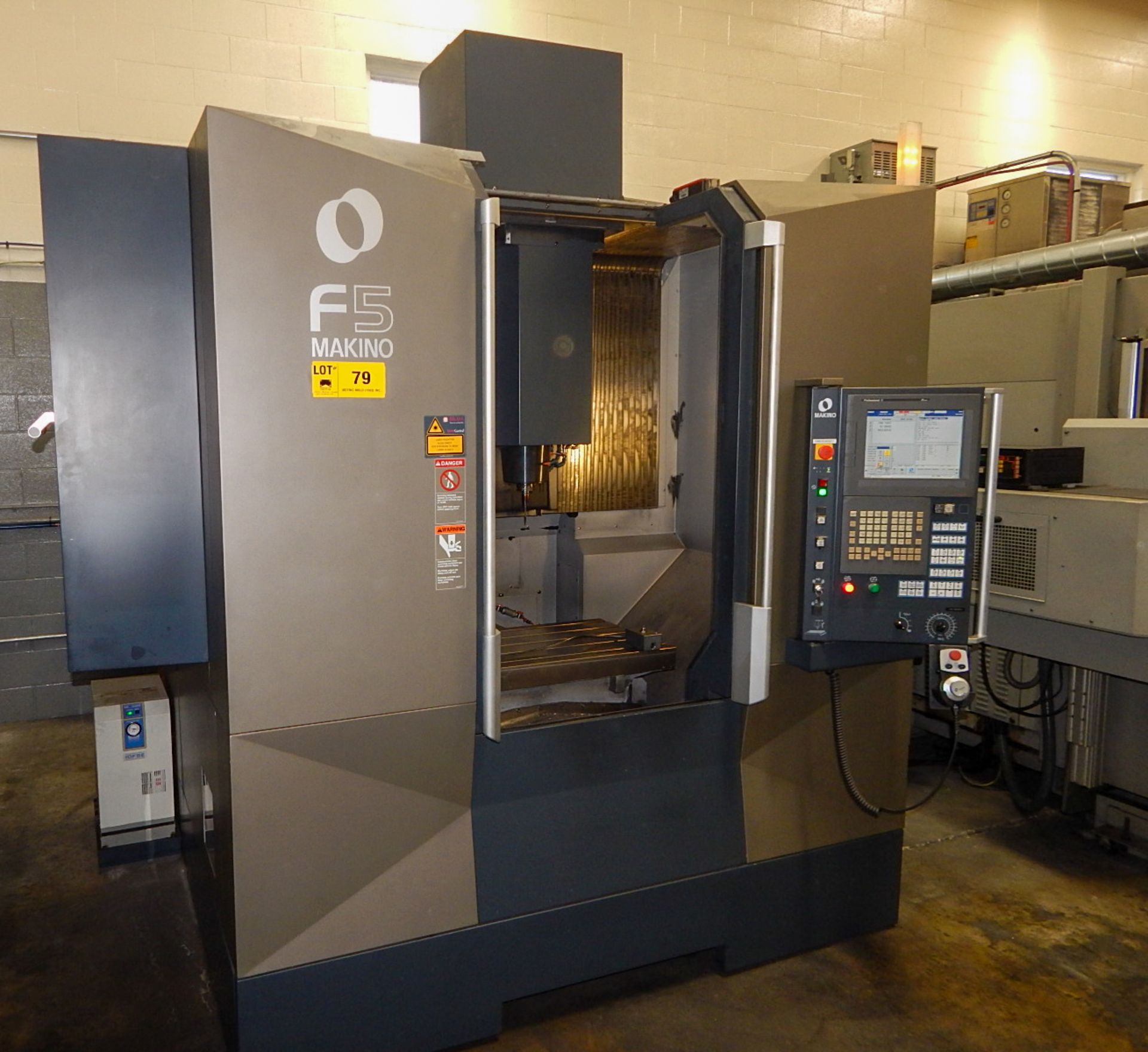 MAKINO (2014) F5 HIGH SPEED CNC VERTICAL MACHINING CENTER WITH MAKINO PROFESSIONAL 5 CNC CONTROL, - Image 3 of 7