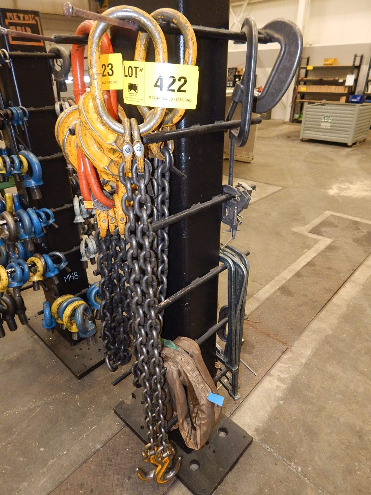 LOT/ (2) LIFTING CHAINS (BUILDING 2)