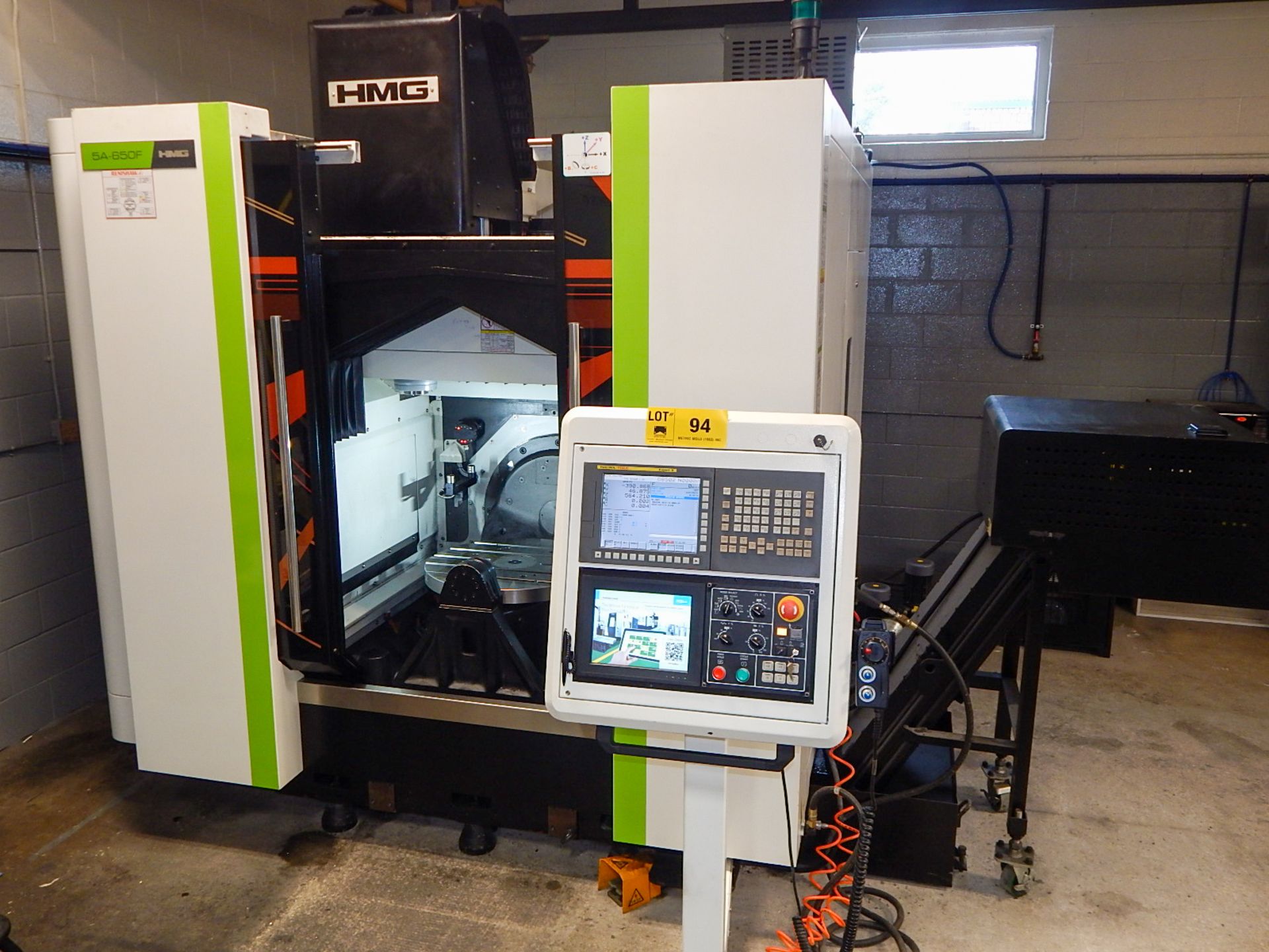 HARTFORD (2016) 5A-650F 5 AXIS CNC VERTICAL MACHINING CENTER WITH HARTROL-FANUC EXPERT 3 CNC - Image 4 of 6