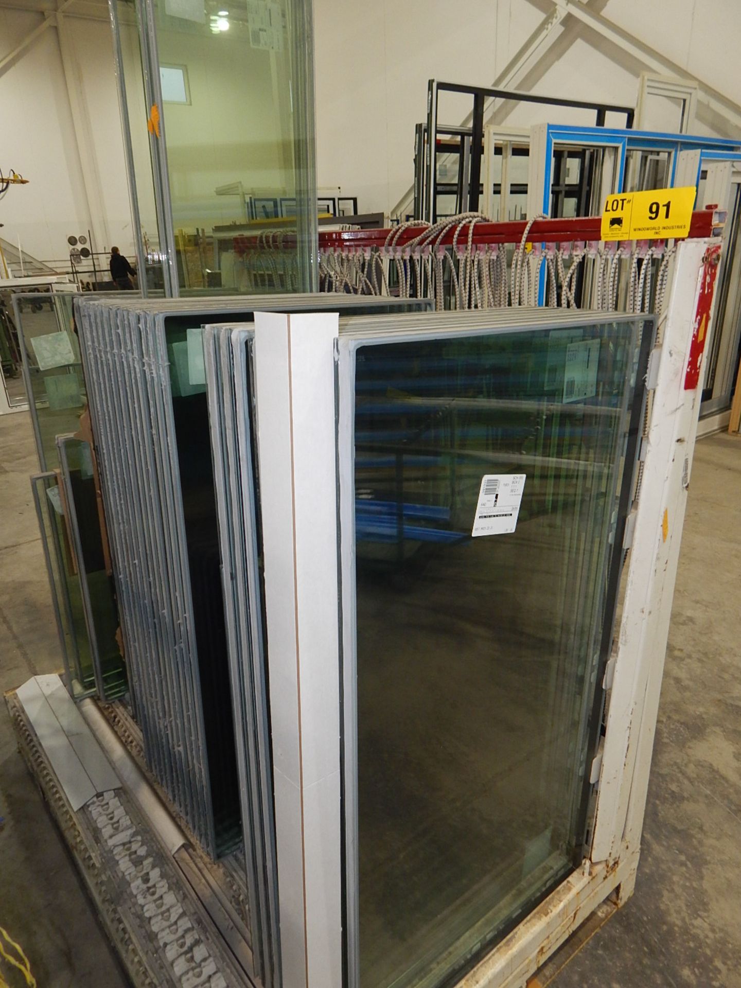 LOT/ VARIOUS SIZES OF SEALED UNIT GLASS