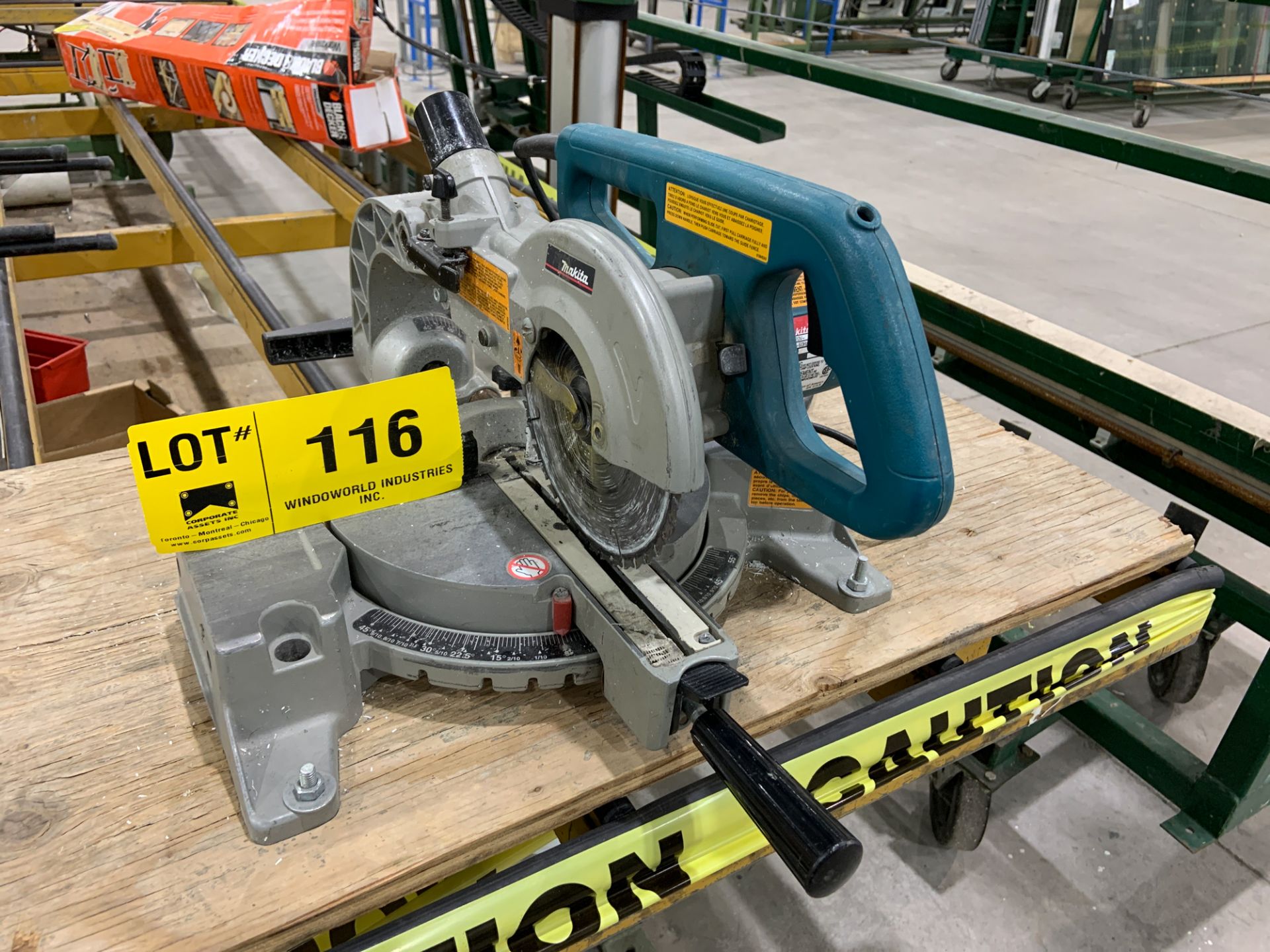 MAKITA 6” MITER SAW