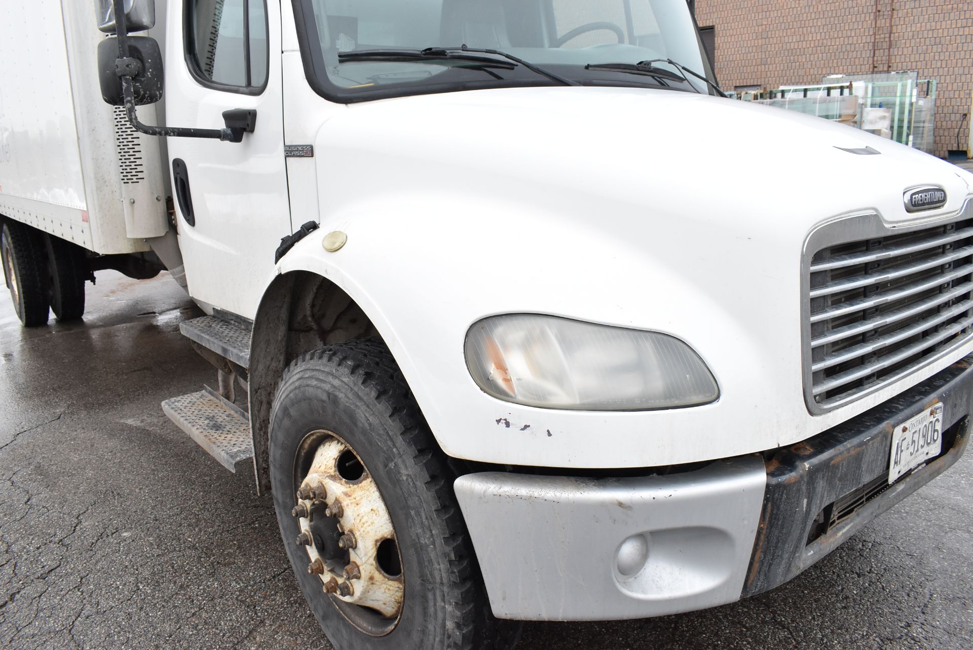 FREIGHTLINER (2004) DURABODY M2106 5 TON BUSINESS CLASS M2 CUBE TRUCK - Image 27 of 30