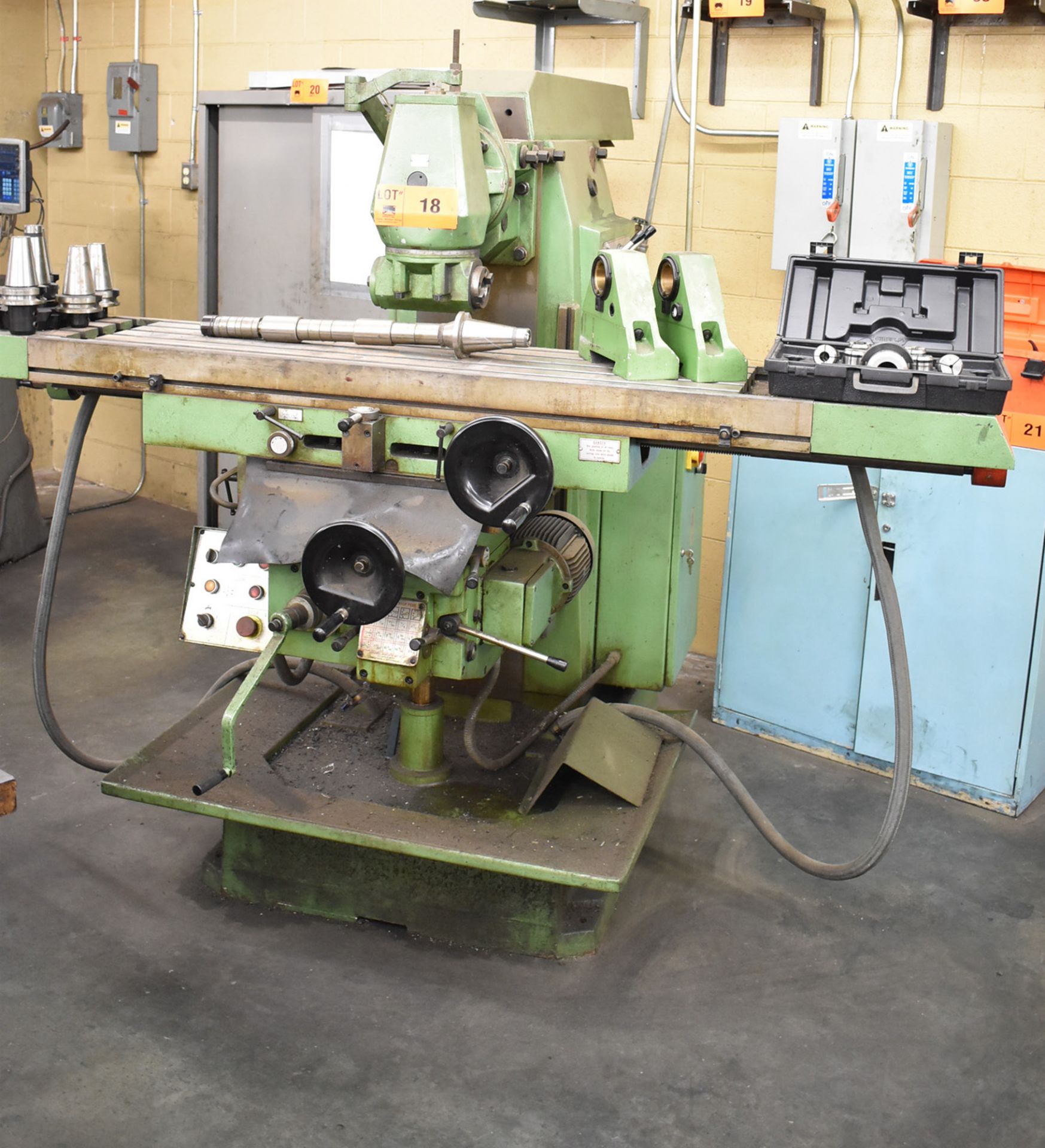 FEXAC UG UNIVERSAL MILLING MACHINE WITH 13.75"X63" TABLE, SPEEDS TO 1600 RPM, PUSH BUTTON CONTROL, - Image 3 of 12