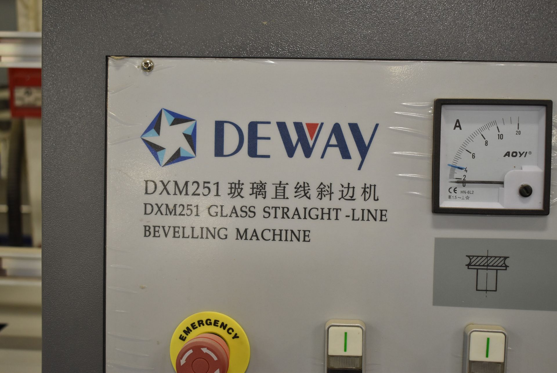 DEWAY (2017) DXM251 GLASS STRAIGHT-LINE BEVELING MACHINE WITH 8 HEADS, POWER FEED, 120MMX120MM GLASS - Image 7 of 8
