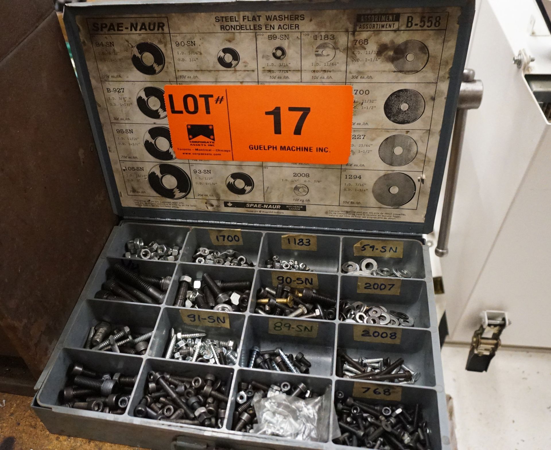 LOT/ HARDWARE WITH STORAGE DRAWER