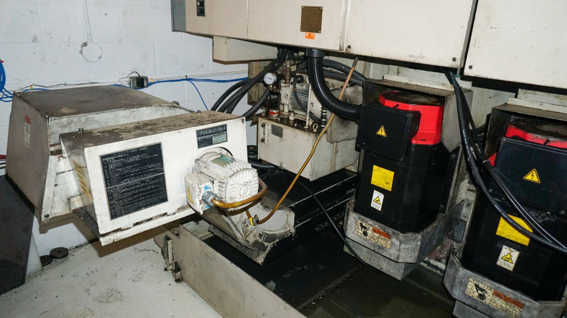 OKUMA & HOWA (2004) 2SP-V40 4 AXIS CNC TWIN SPINDLE VERTICAL LATHE WITH FANUC SERIES 18I-TB CNC - Image 11 of 15