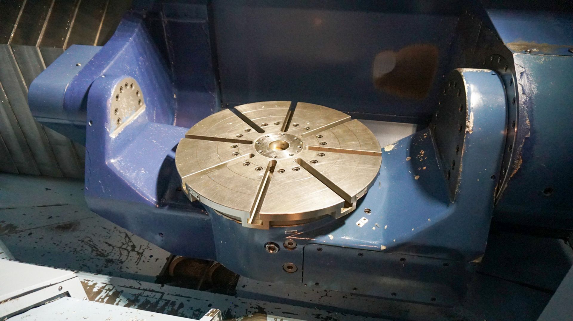 MATSUURA (2014) (INSTALLED NEW IN 2015) MX-520 5 AXIS CNC VERTICAL MACHINING CENTER WITH MATSUURA - Image 5 of 25