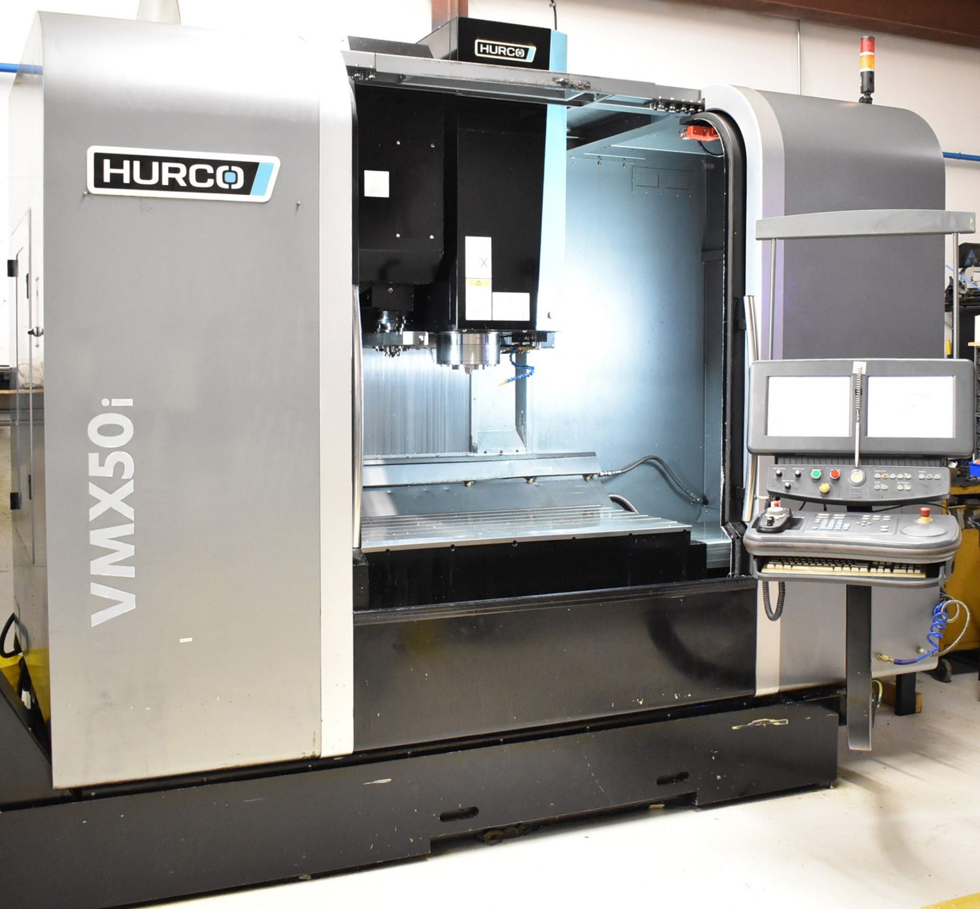 HURCO (2013) VMX50I /50 CNC VERTICAL MACHINING CENTER WITH HURCO DUAL SCREEN CNC CONTROL, 59"X26"