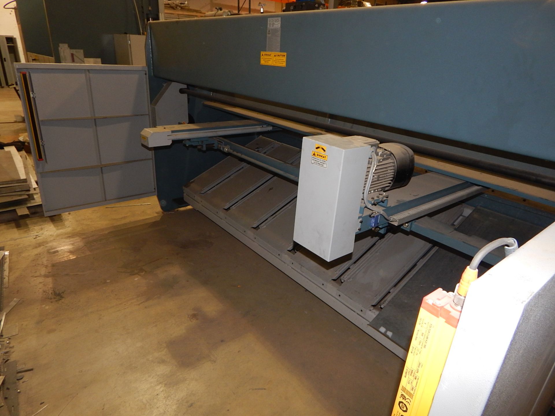 DURMA (2013) SBT 3006 CNC HYDRAULIC SHEAR WITH DURMA D-TOUCH CNC CONTROL, 10'X 1/4" CAPACITY, CNC - Image 7 of 14