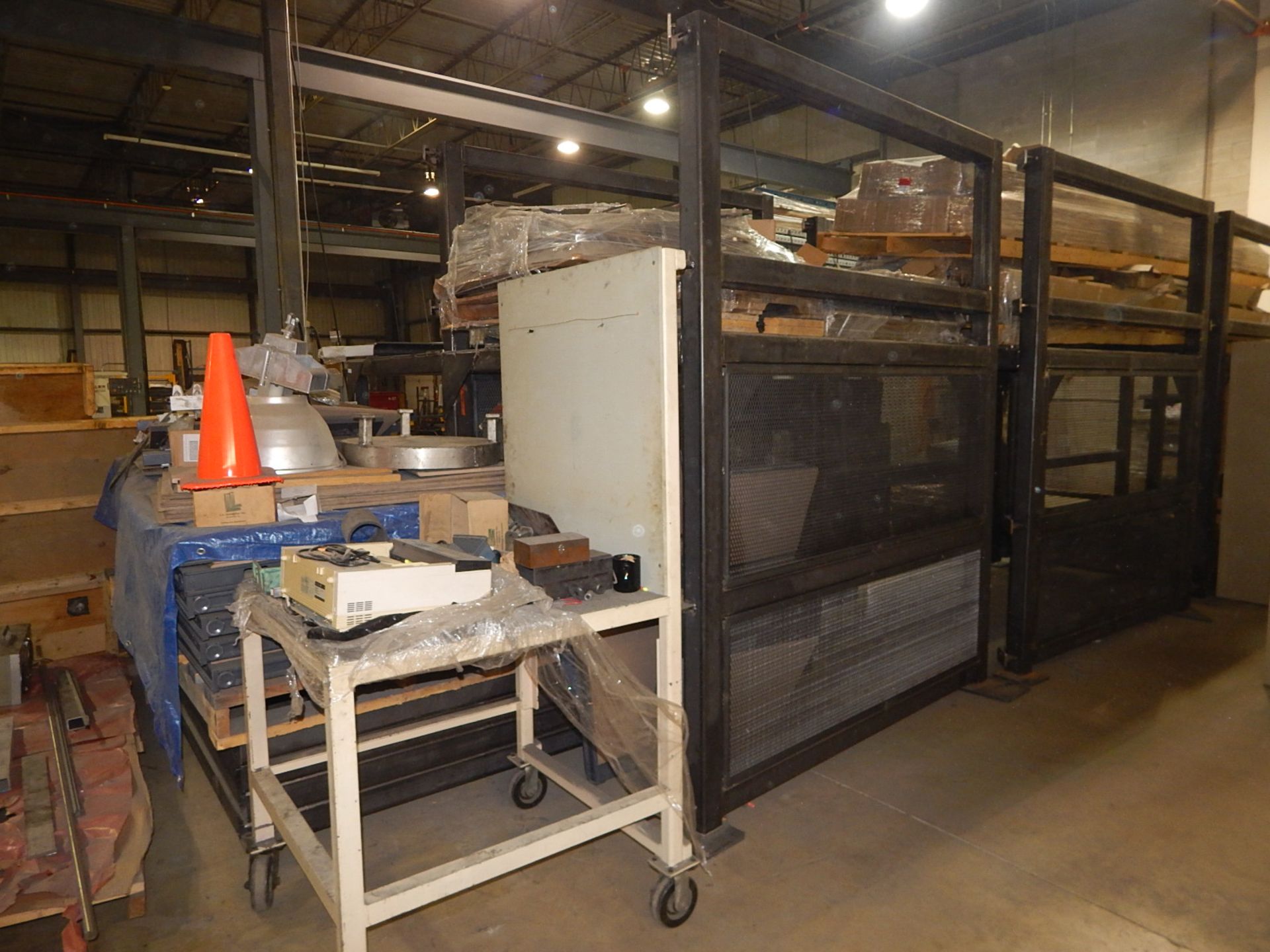 LOT/ RACKS WITH CONTENTS - Image 6 of 6