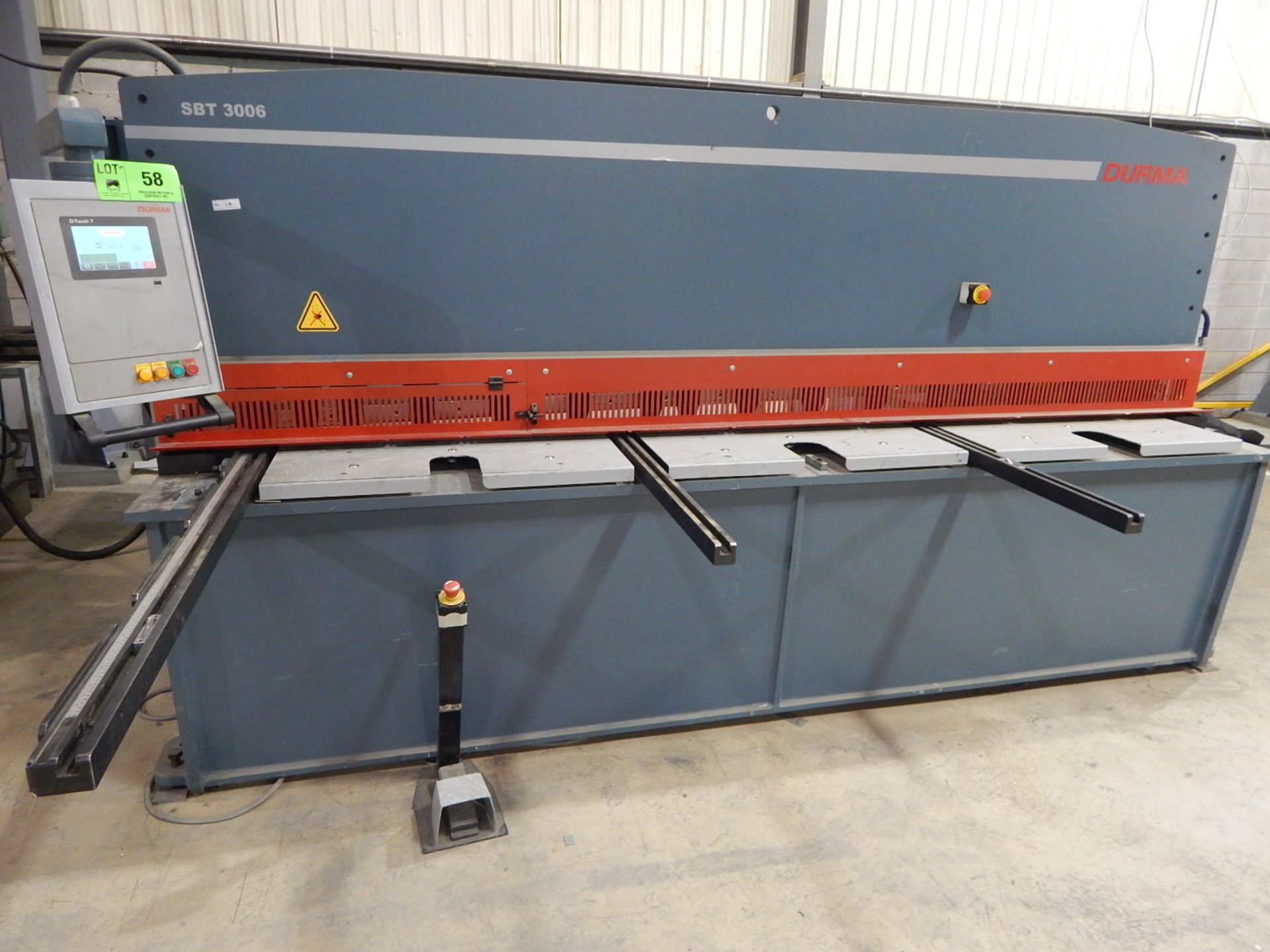 DURMA (2013) SBT 3006 CNC HYDRAULIC SHEAR WITH DURMA D-TOUCH CNC CONTROL, 10'X 1/4" CAPACITY, CNC - Image 2 of 14