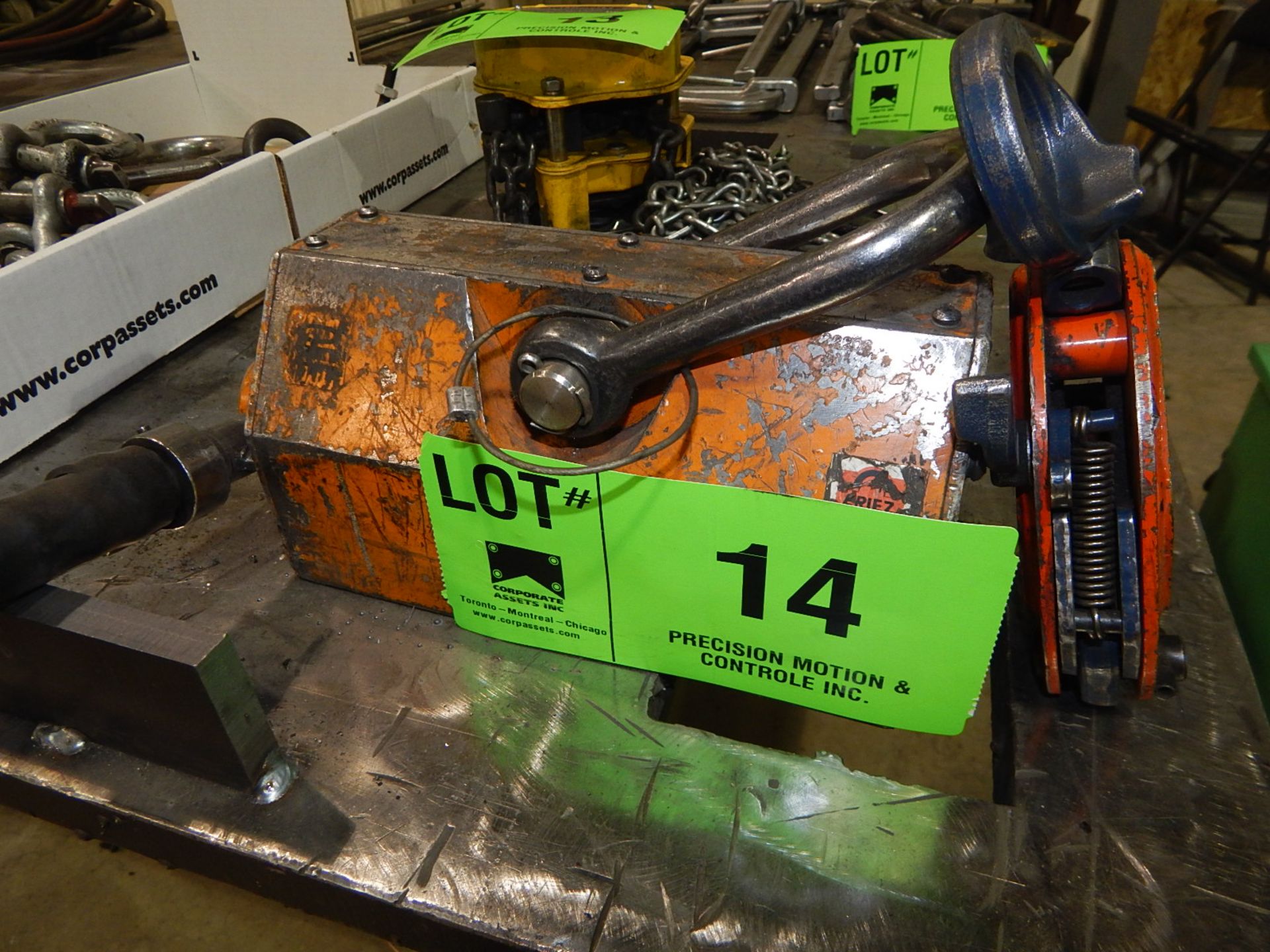 LOT/ SAFEHOLD LIFTING MAGNET WITH SHEET LIFTER