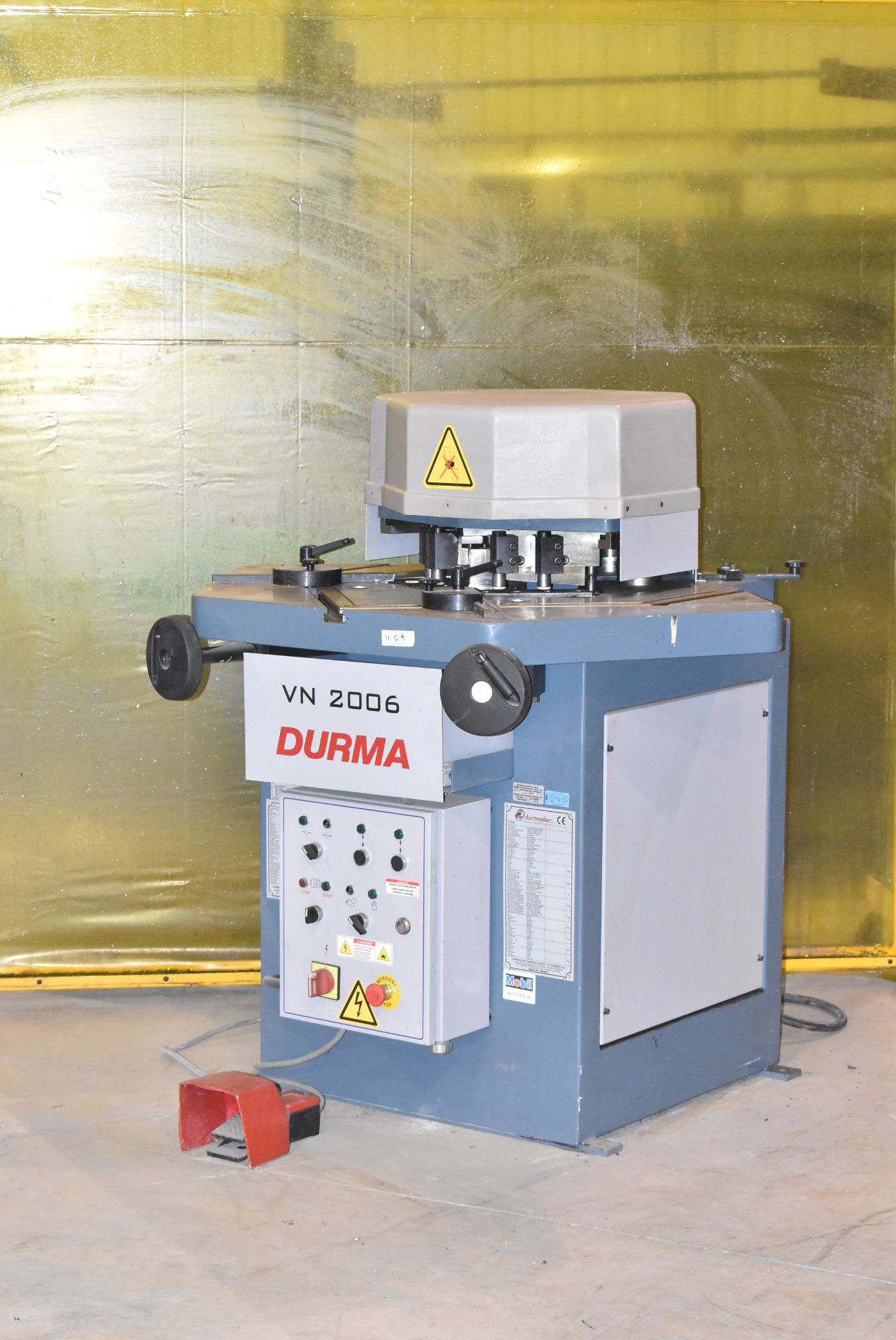 DURMA (2011) VN 2006 HYDRAULIC NOTCHER WITH 6 CAPACITY, 35 MM STROKE, 28 SPM, S/N: 6543111503 ( - Image 3 of 9