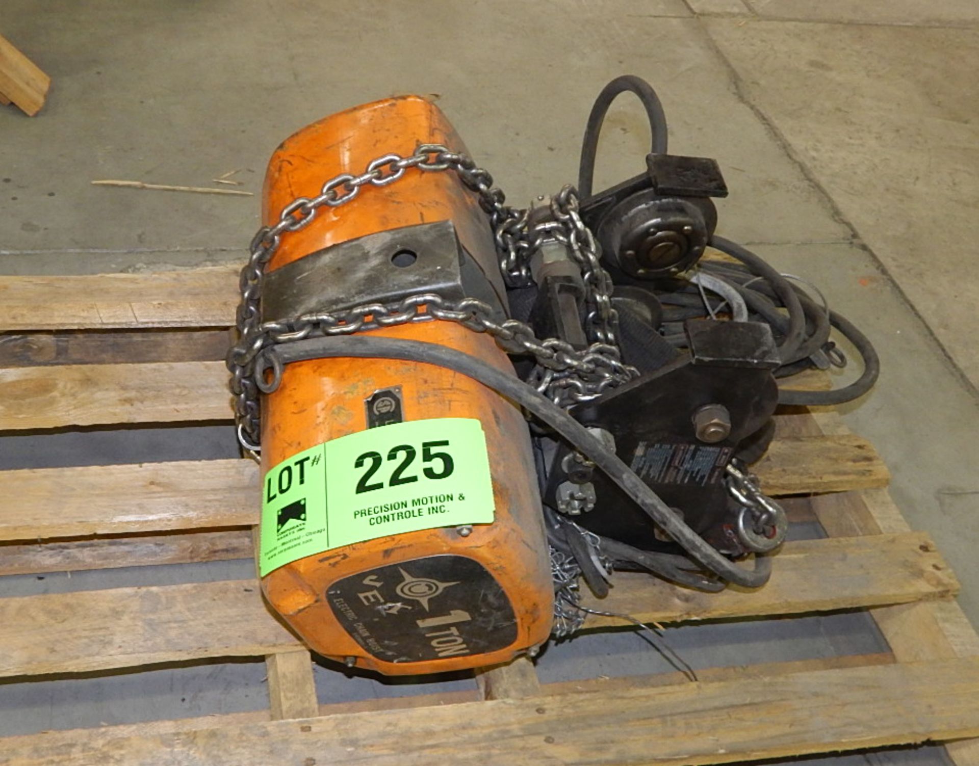 JET 1BS ELECTRIC HOIST WITH 1TON CAPACITY, 10' LIFT, S/N: N/A