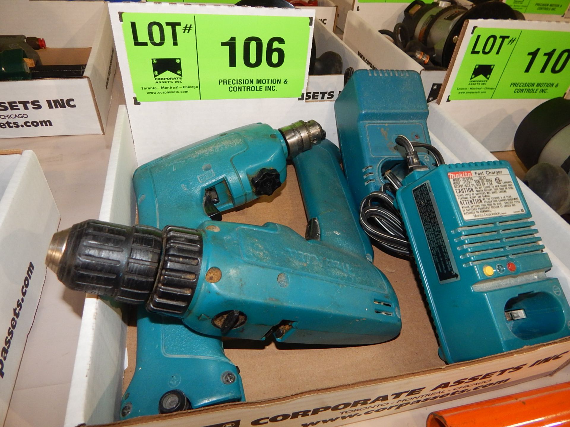LOT/ (2) MAKITA CORDLESS DRILLS WITH (2) CHARGERS