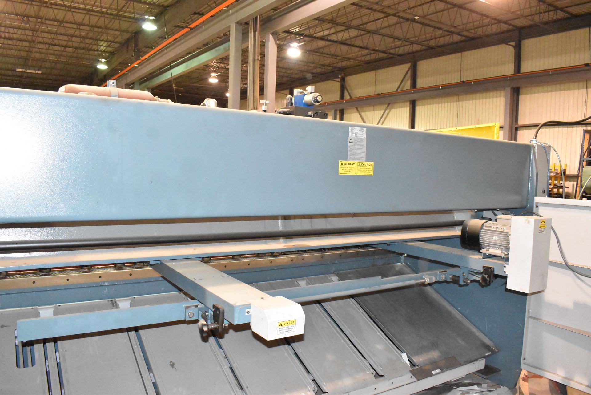 DURMA (2013) SBT 3006 CNC HYDRAULIC SHEAR WITH DURMA D-TOUCH CNC CONTROL, 10'X 1/4" CAPACITY, CNC - Image 5 of 14