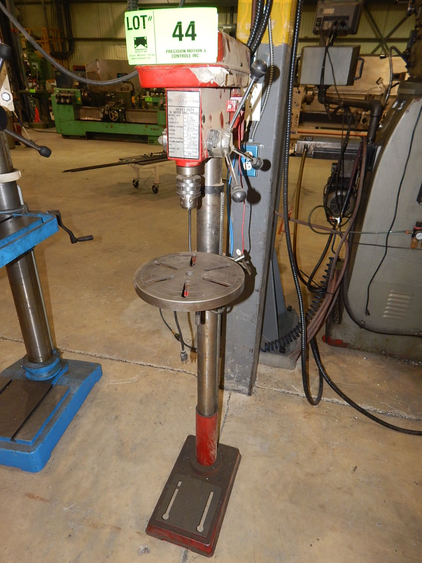 DAYTONA HEAVY DUTY 16 SPEED DRILL PRESS WITH 5/8" CHUCK, 3/4HP, S/N: 894544