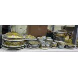 Large quantity of dinner and tea ware in the Chinese taste