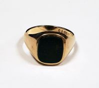 Gent's 9ct gold signet ring, rectangular, set bloodstone