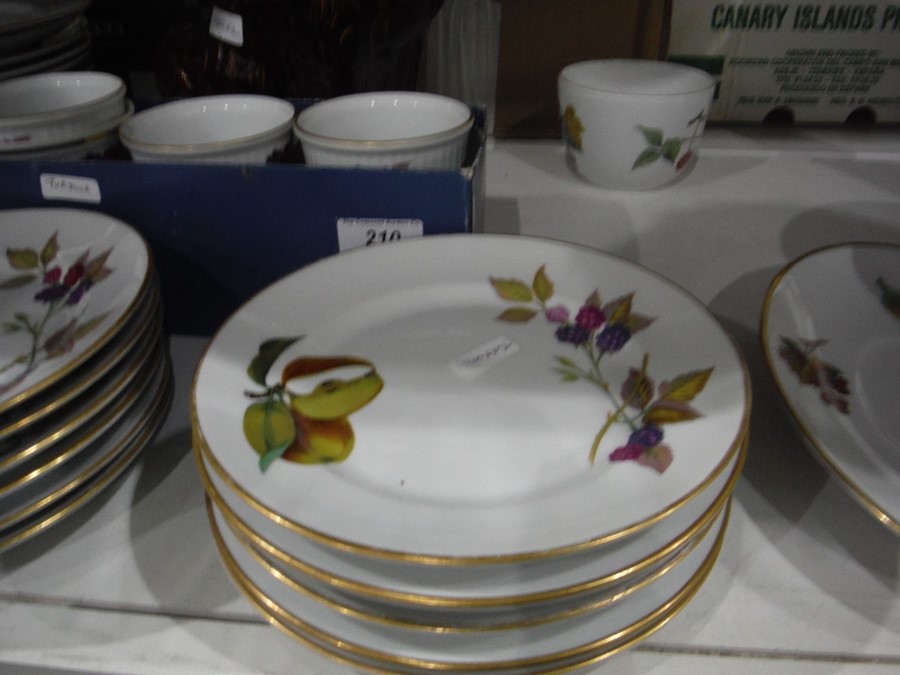 Large quantity of Royal Worcester 'Evesham' pattern dinnerware to include tureens, dinner plates, - Image 7 of 9