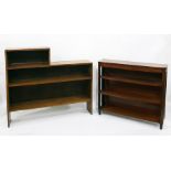 Oak open bookcase of three shelves, 113cm and a mahogany three-shelf open bookcase, width 90cm (2)