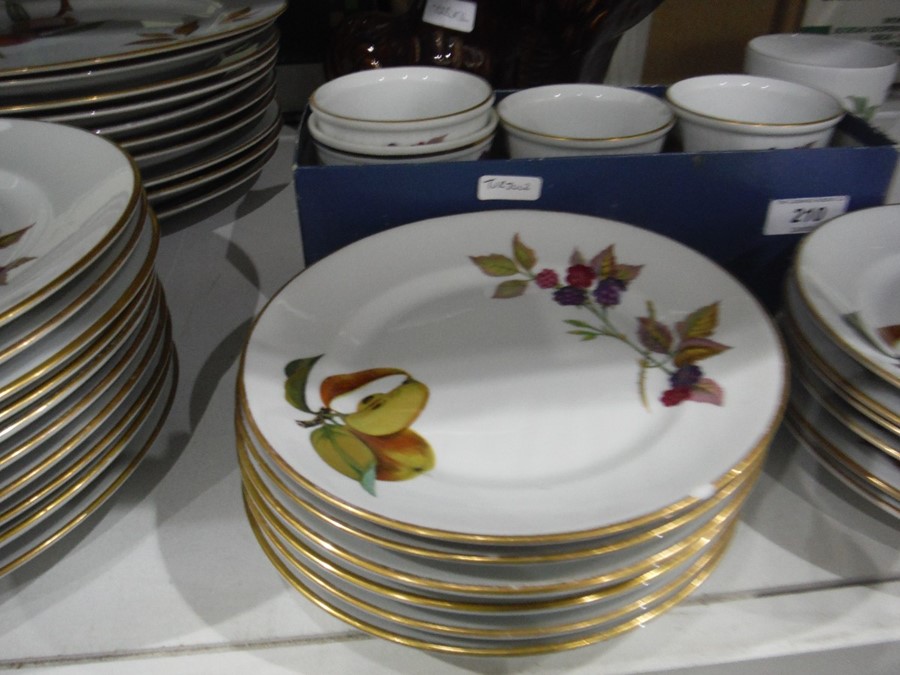 Large quantity of Royal Worcester 'Evesham' pattern dinnerware to include tureens, dinner plates, - Image 8 of 9