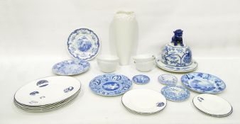 Small quantity of miscellaneous china wares to include Wedgwood blue and white plate, various