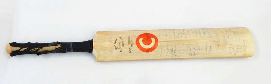 Cricket bat bearing signatures from teams from Gloucester, Kent, Middlesex and Australia dated