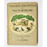 LEWIS C.S. 'The Lion, the Witch and the Wardrobe' ills Pauline Baynes, Geoffrey Bles 1950, light