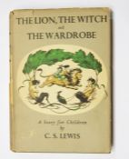 LEWIS C.S. 'The Lion, the Witch and the Wardrobe' ills Pauline Baynes, Geoffrey Bles 1950, light