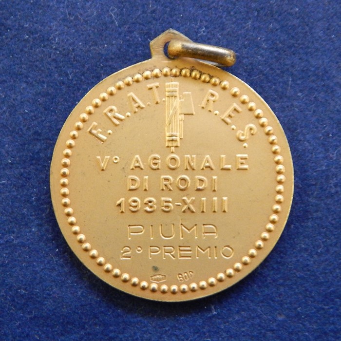 Assorted medals relating to sport, including Metropolitan Eight Oared Challenge Cup medallion, a - Image 3 of 5