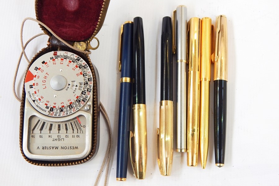 Sangamot Weston Master V light meter, two Scheaffer fountain pens and various further fountain and