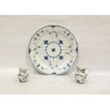 Royal Copenhagen blue and white porcelain charger, pattern no. 1/539 and two similar graduated