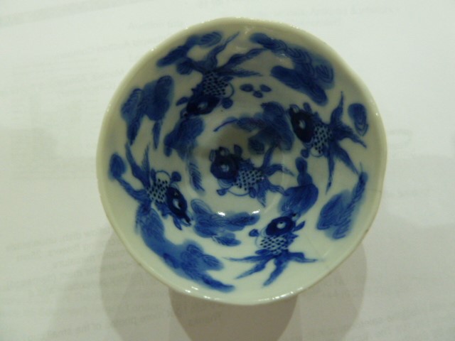 Chinese porcelain shallow dish, underglaze blue decoration of scrolling flowers, 25cm wide, - Image 3 of 3