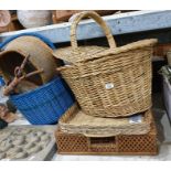 Small quantity of wicker baskets and trays