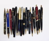 Quantity of pens, fountain pens, and pencils,  Conway Stewart, Parker and others, incl. The Conway