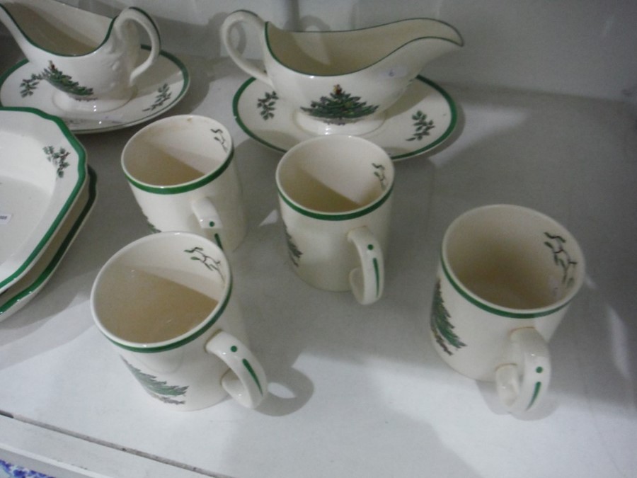 Large quantity of Spode pottery 'Christmas Tree' pattern dinnerware to include serving dishes, - Image 4 of 8